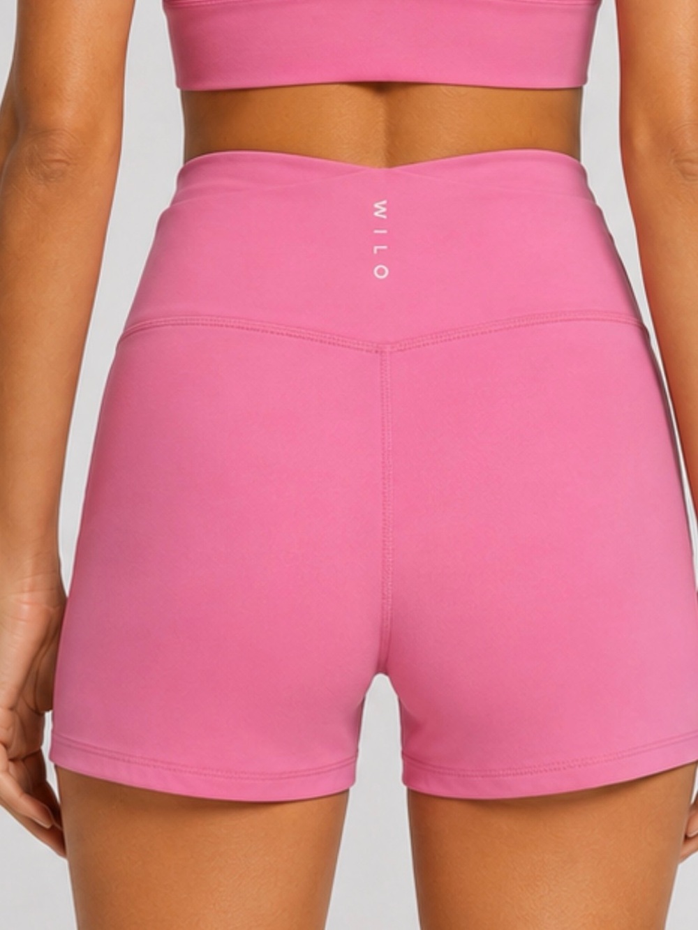 ✨🎀NWT Wilo The Label V-Waist Bike Short in Bright Pink🎀✨